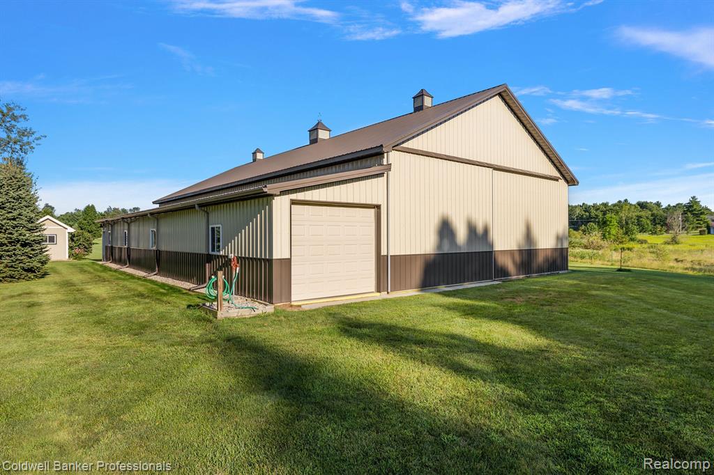 6099 SIMMONS Trail, North Branch, MI 48461 — Photo 9