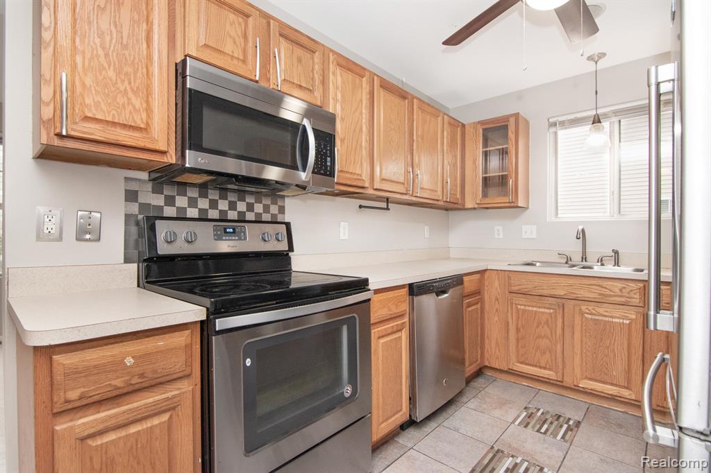 23250 POPLAR Drive, Southfield, MI 48075 — Photo 11