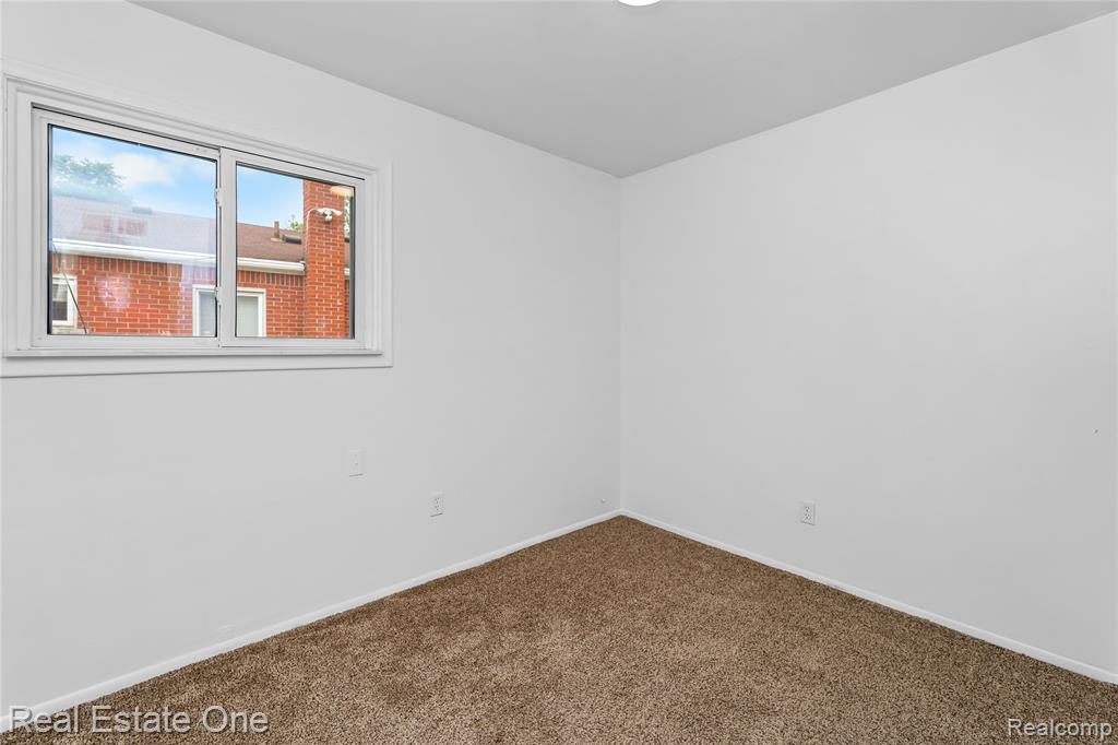 4718 Roosevelt Boulevard, Dearborn Heights, MI 48125 — Photo 11