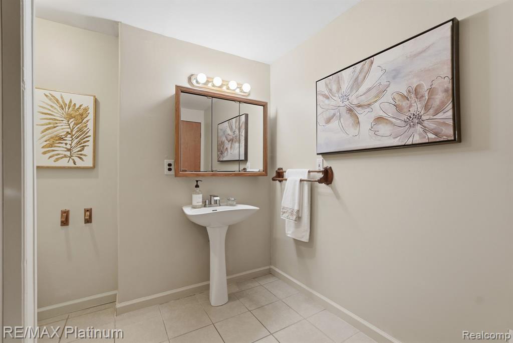 15921 W M 36, Pinckney, MI 48169 — Photo 22