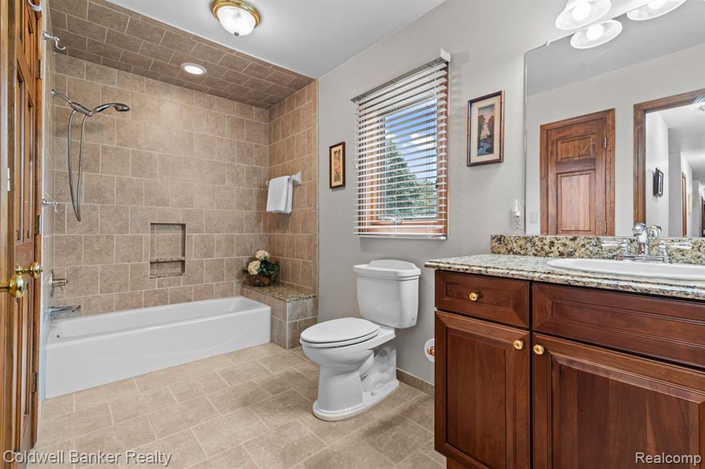 42012 PON MEADOW Drive, Northville, MI 48168 — Photo 20