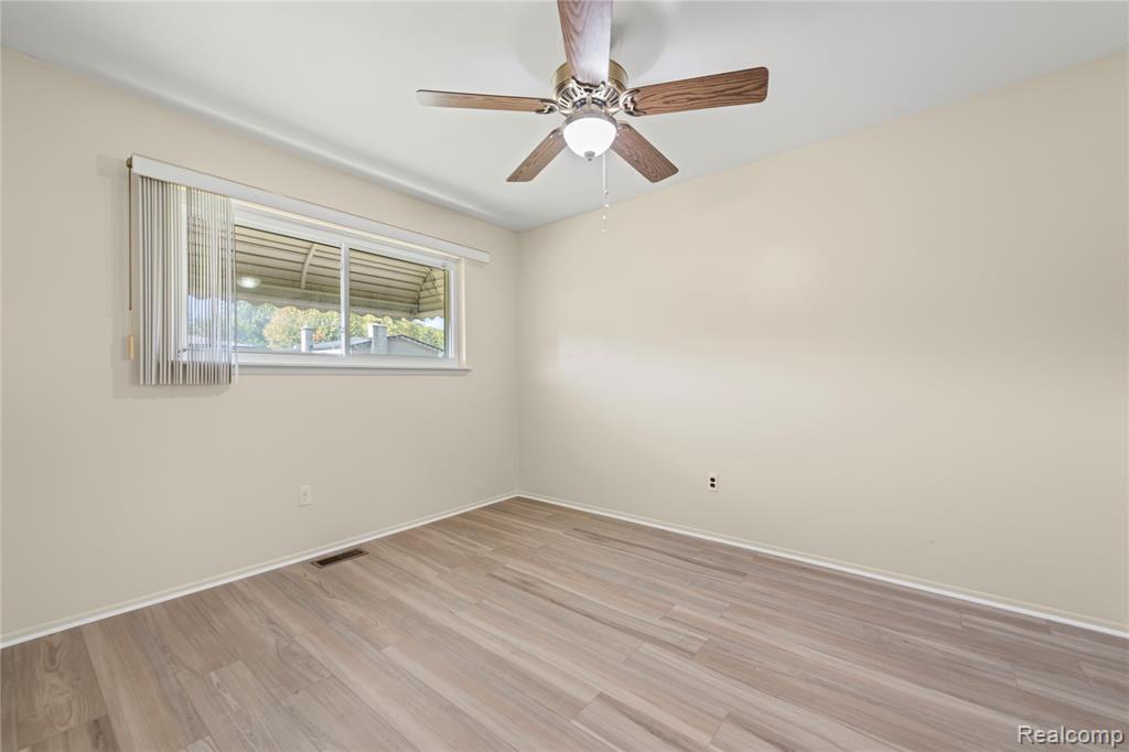4900 Kadena Court, Sterling Heights, MI 48310 — Photo 20
