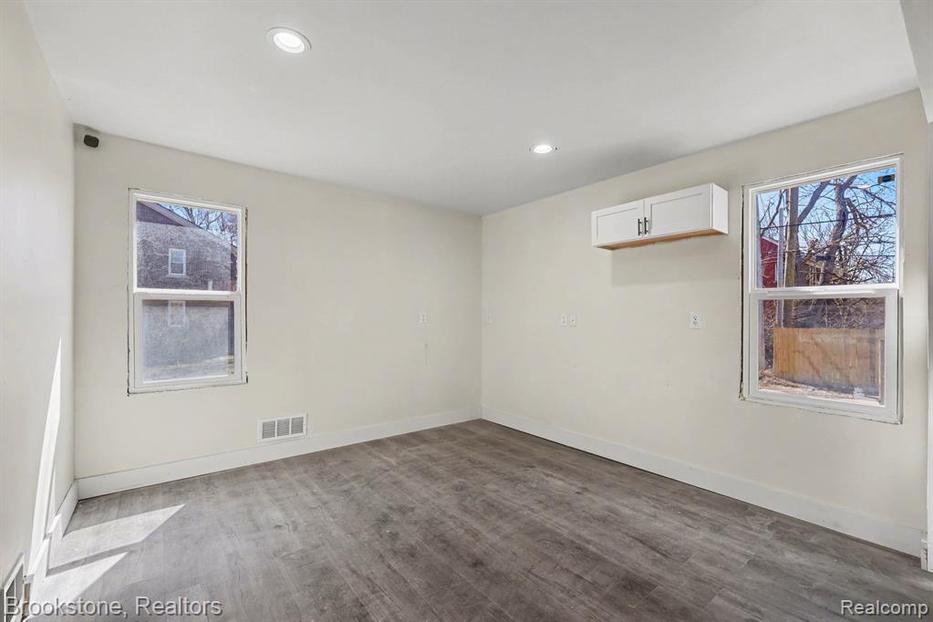 5533 Sheridan Street, Detroit, MI 48213 — Photo 12