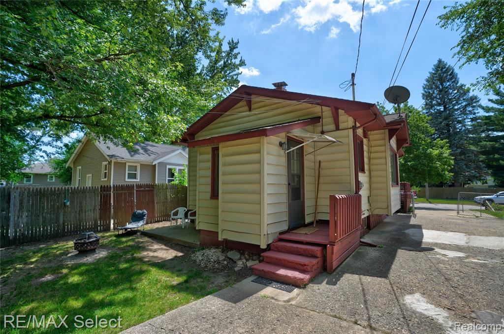 4233 Menton Street, Flint, MI 48507 — Photo 33