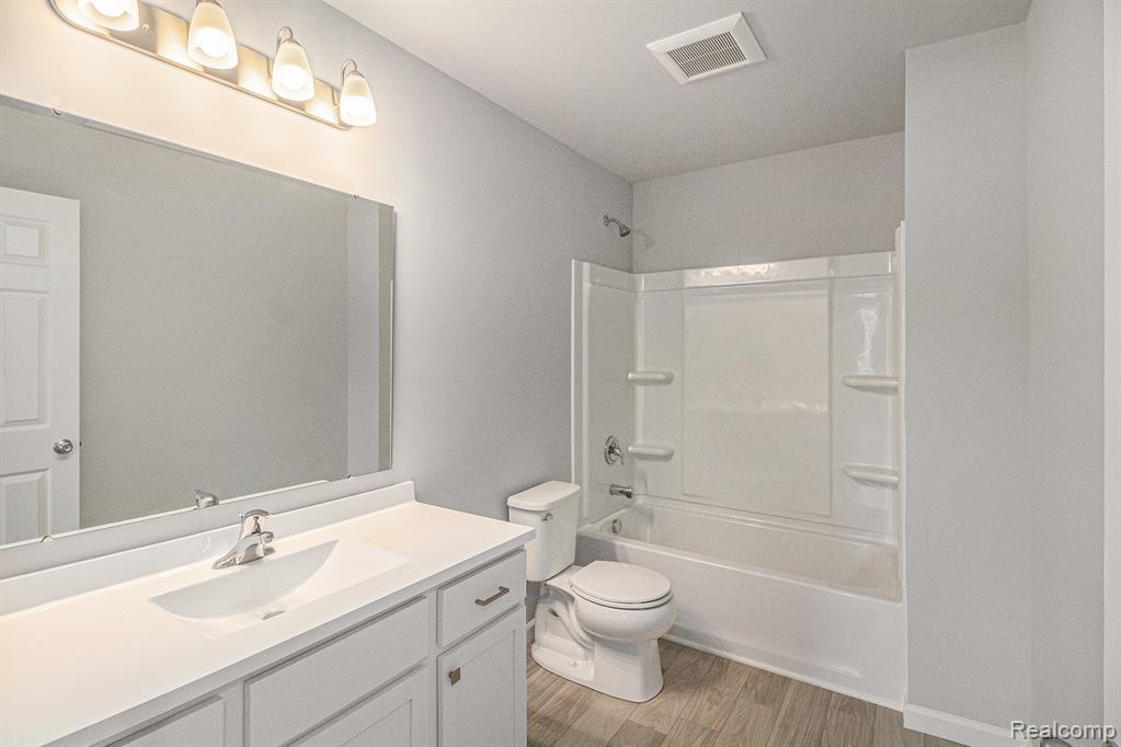 112 FOREST Way, Davisburg, MI 48350 — Photo 14