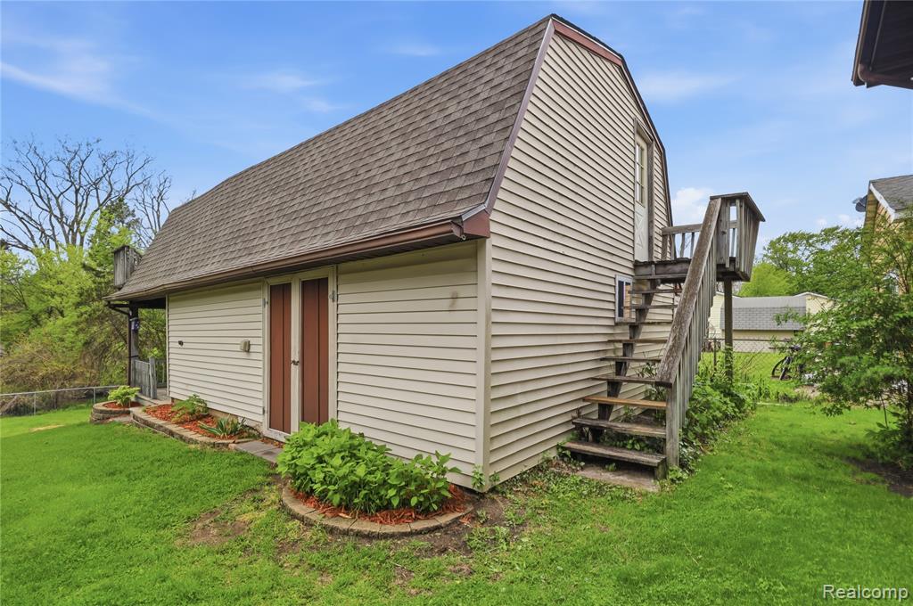 2465 Egelston Avenue, Burton, MI 48509 — Photo 39