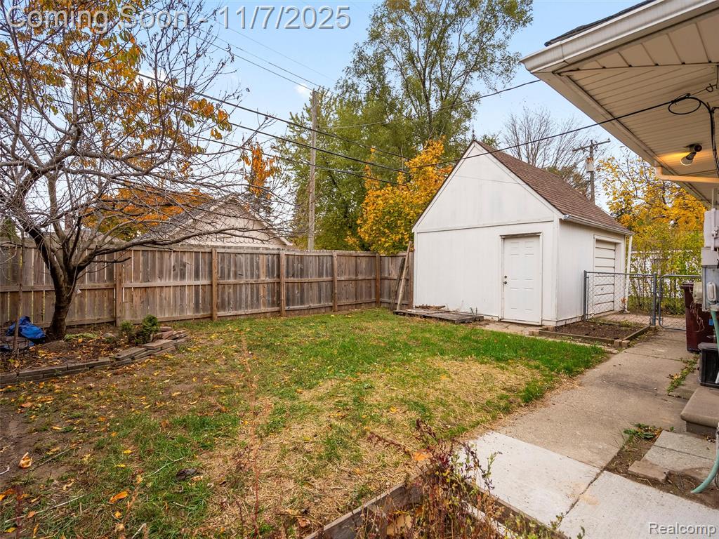 7231 Weingartz, Center Line, MI 48015 — Photo 26