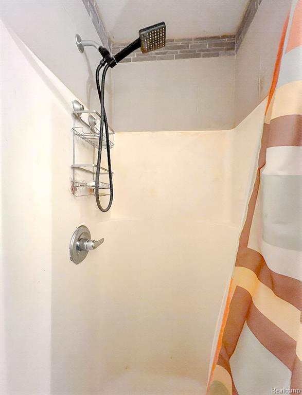 25646 Stanford Street, Dearborn Heights, MI 48125 — Photo 16