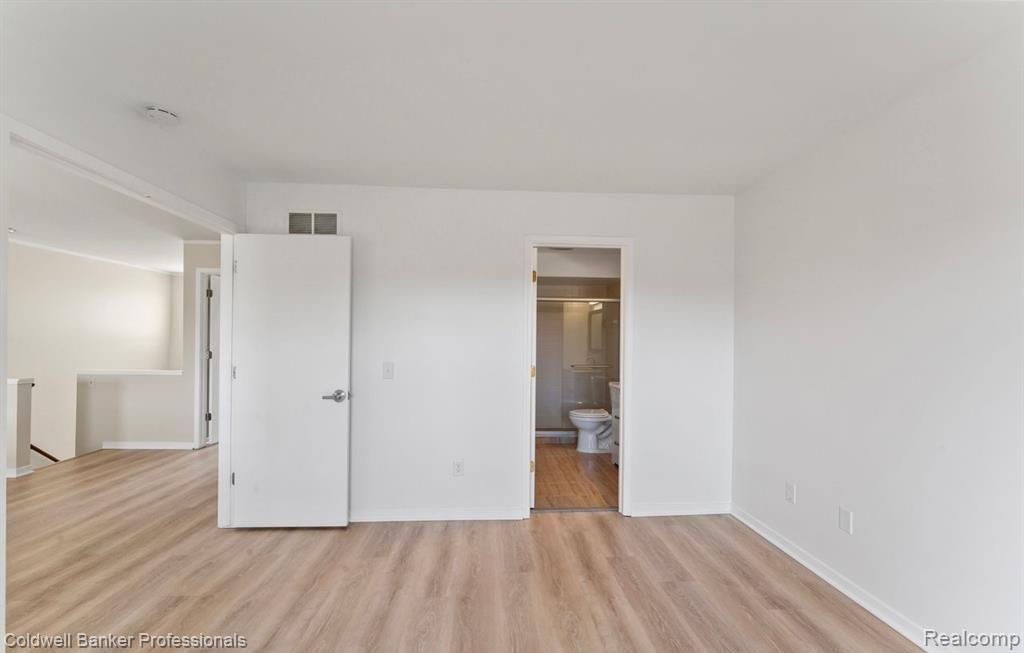708 Preston Court, Rochester Hills, MI 48307 — Photo 13