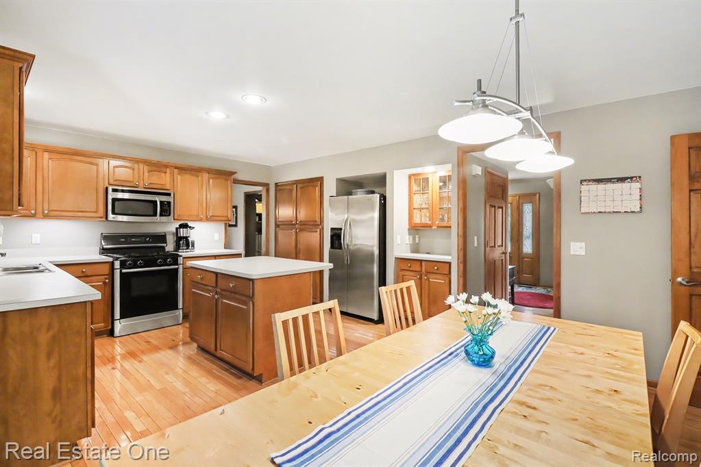 5045 Ashford Road, Clarkston, MI 48348 — Photo 8