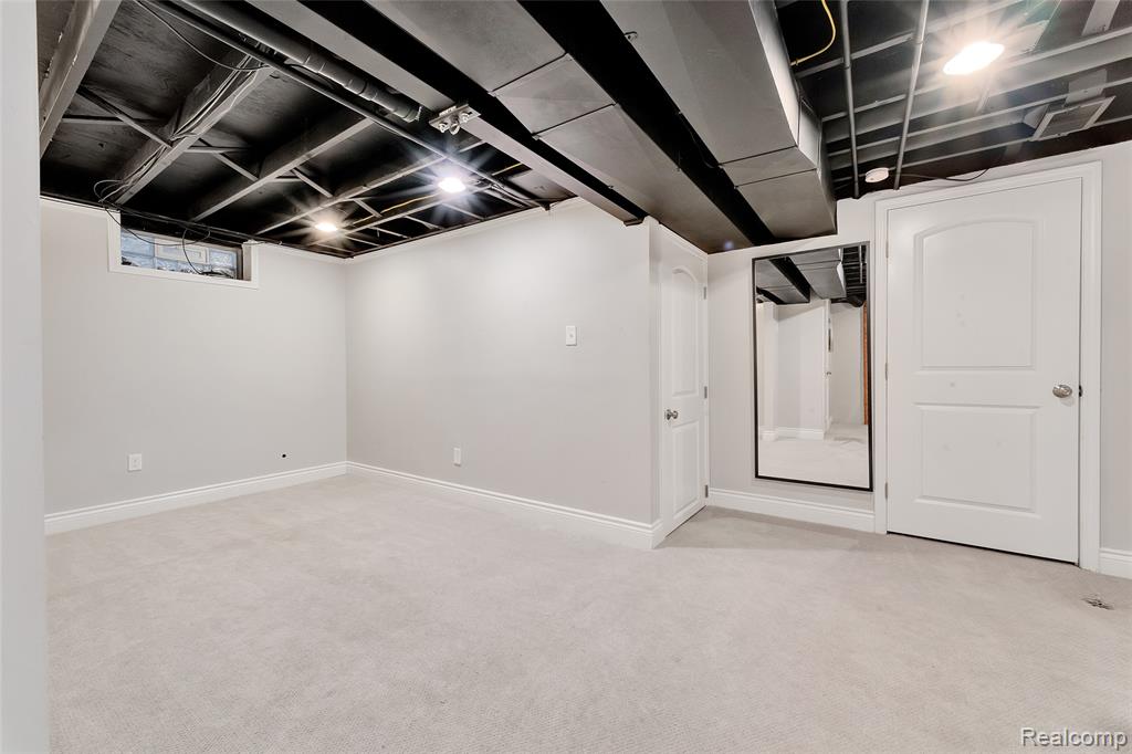 417 Curry Avenue, Royal Oak, MI 48067 — Photo 24