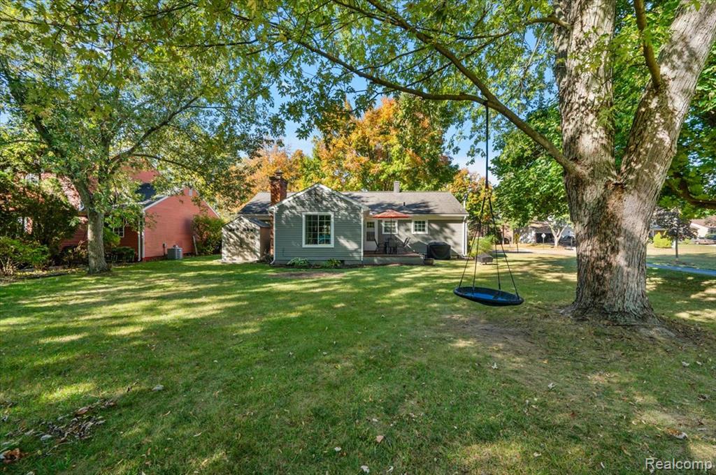 2066 Teaneck Circle, Wixom, MI 48393 — Photo 42