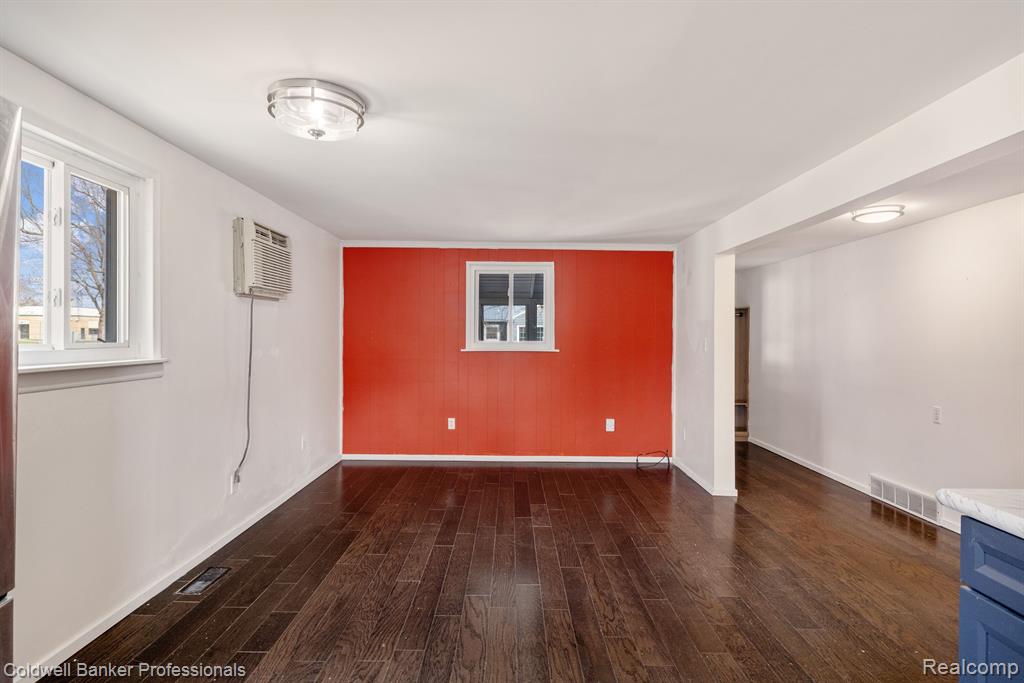 431 NAKOTA Street, Clawson, MI — Photo 10
