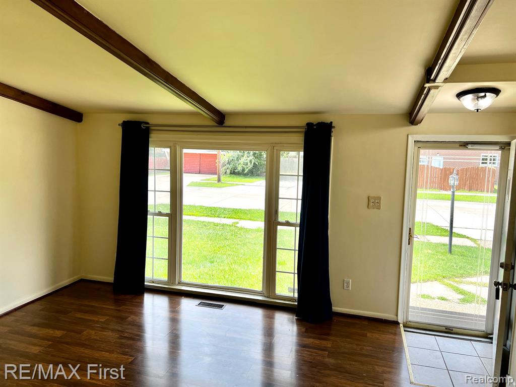 31030 E COUSINO Drive N, Warren, MI 48092 — Photo 6