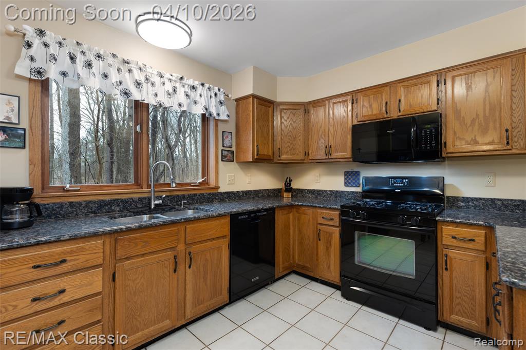 28085 Marcellus Drive, South Lyon, MI 48178 — Photo 14