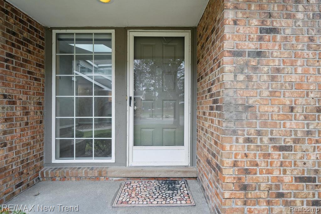 6641 HEARTHSIDE Court, West Bloomfield, MI — Photo 4