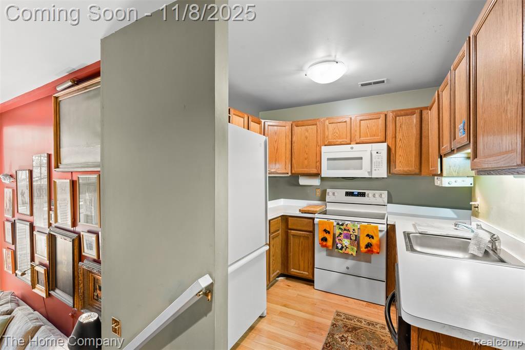 175 W Kenilworth Avenue, Royal Oak, MI 48067 — Photo 17