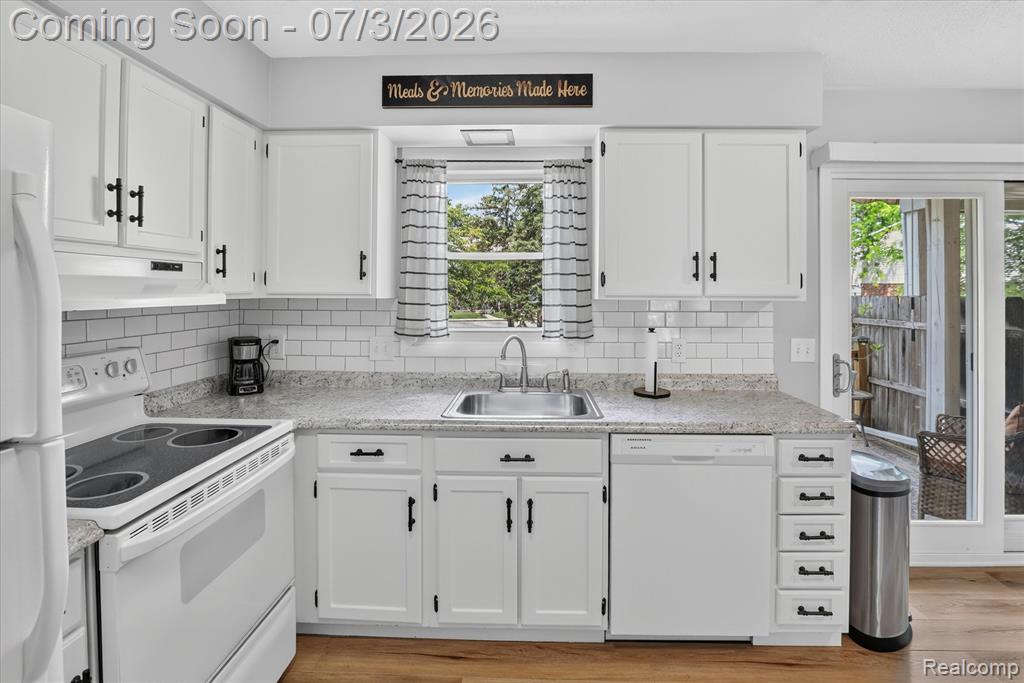 13274 Lake Point Boulevard, Belleville, MI 48111 — Photo 17