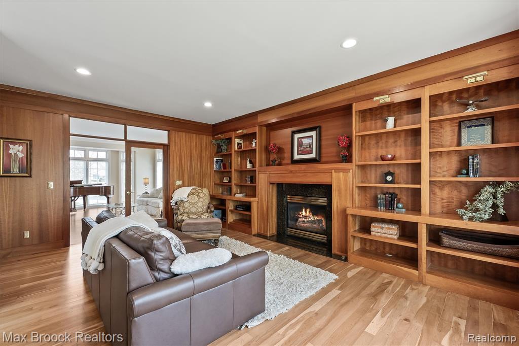 398 Shrewsbury Drive, Clarkston, MI 48348 — Photo 28