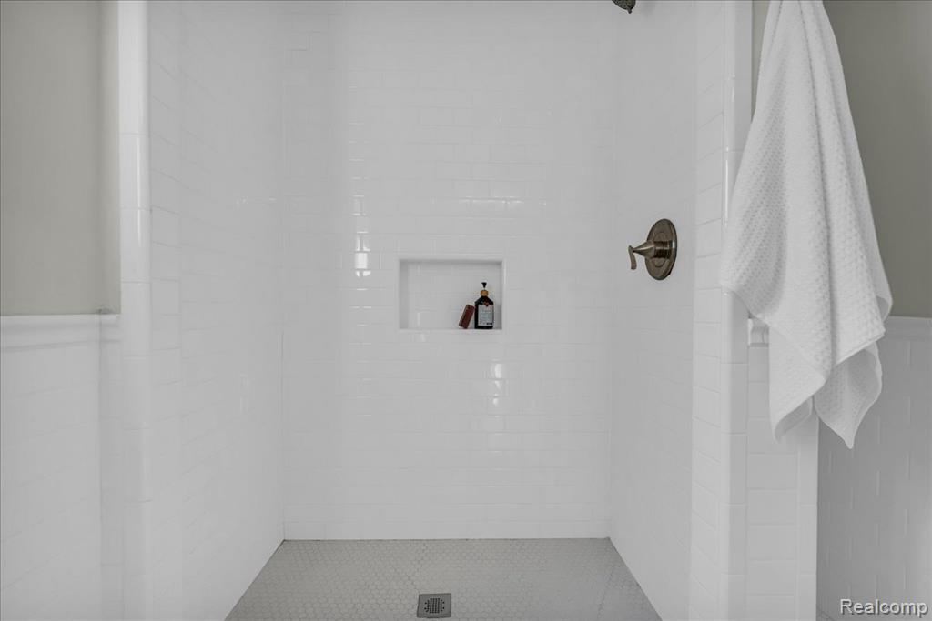 1710 Seminole Street, Detroit, MI 48214 — Photo 49