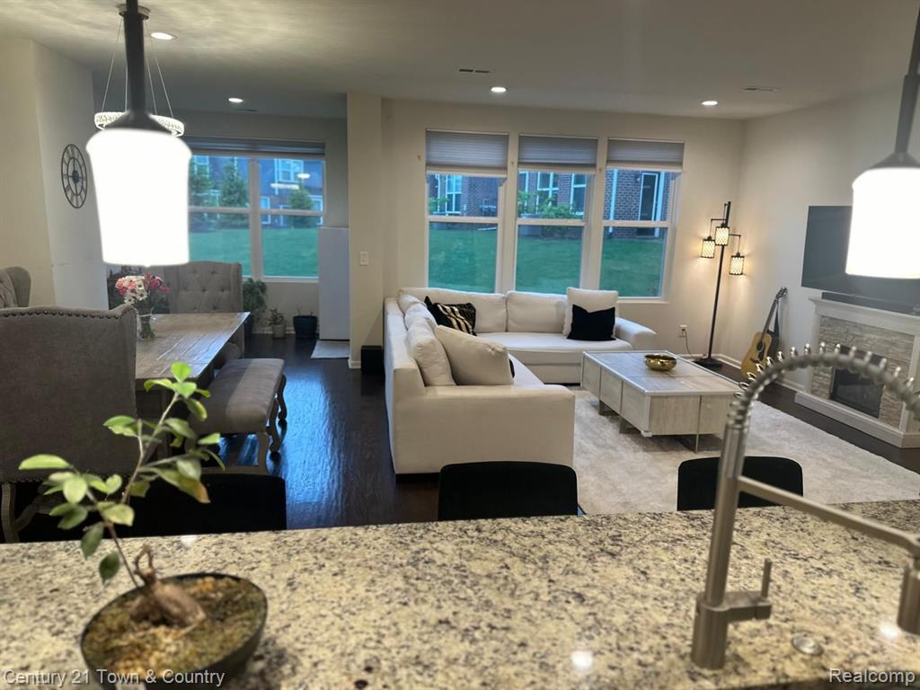 43637 PROSPECT, Novi, MI — Photo 8