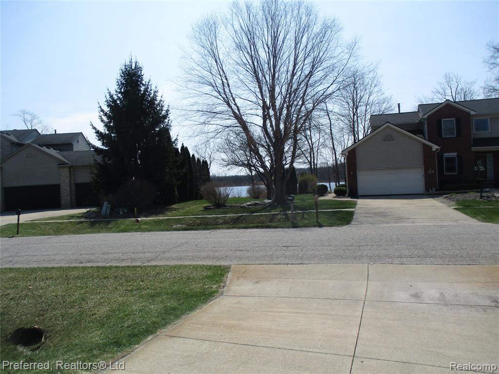 9153 Lakewood Drive, Whitmore Lake, MI 48189 — Photo 32