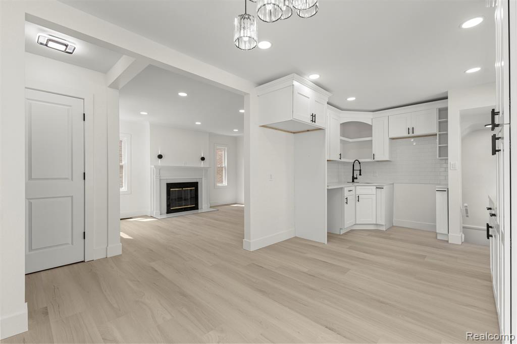 6047 Yinger Avenue, Dearborn, MI 48126 — Photo 9