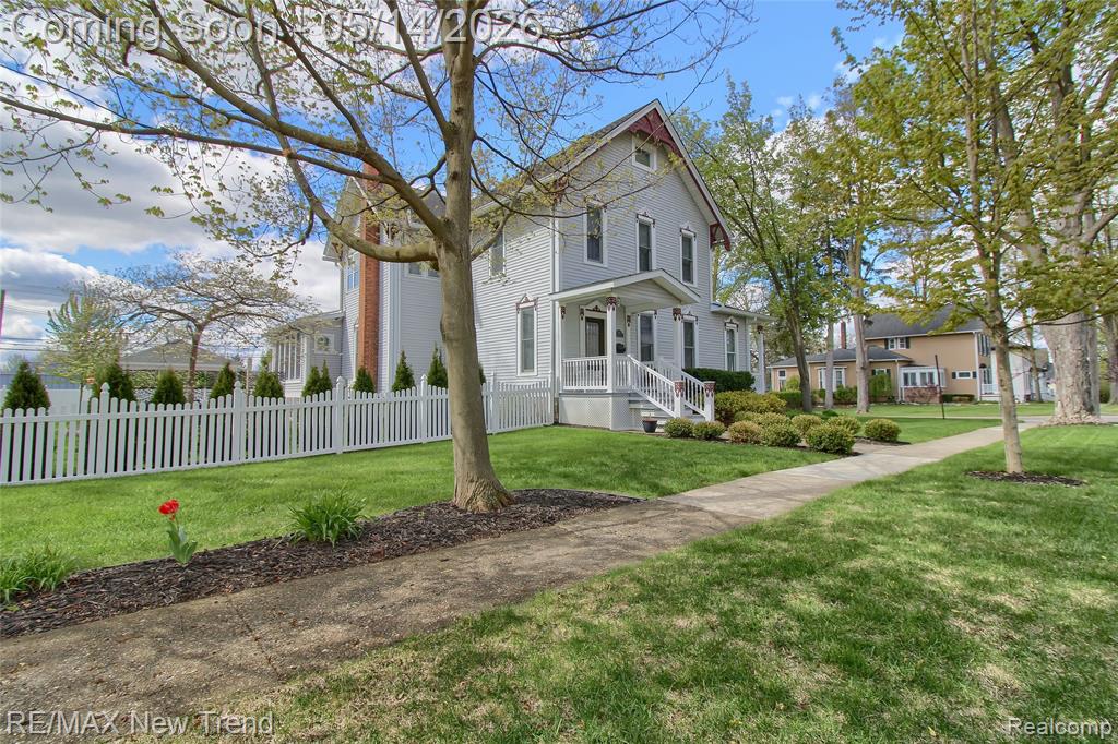 304 E Liberty Street, South Lyon, MI 48178 — Photo 2
