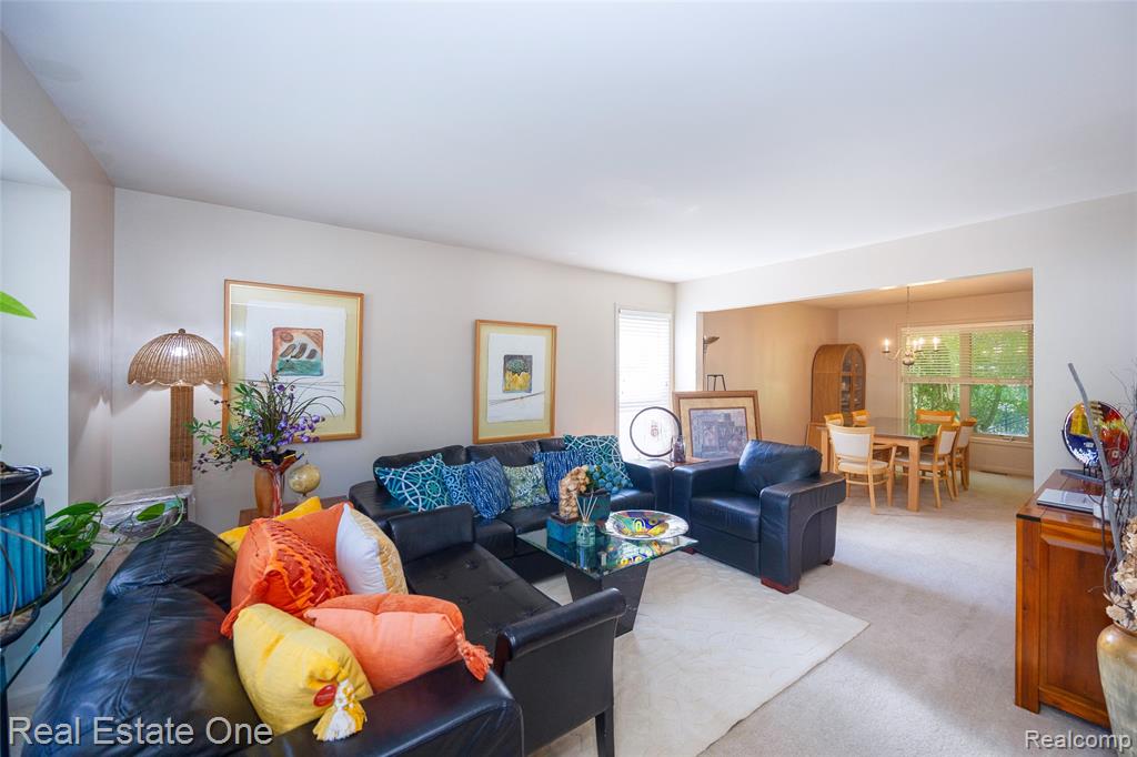 3481 Castlewood Court, Wixom, MI — Photo 22