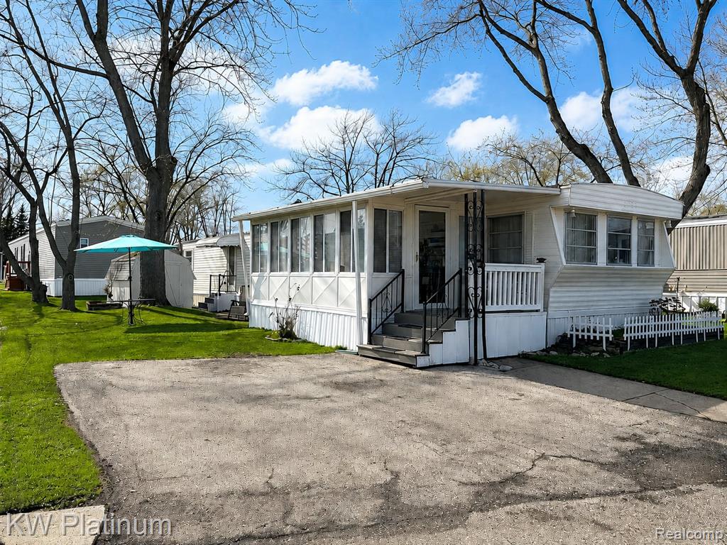 50 Mack Ave, 71, Marysville, MI 48040 — front exterior