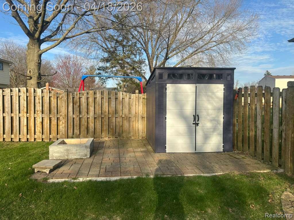 3960 Kings Point Drive, Troy, MI 48083 — Photo 34