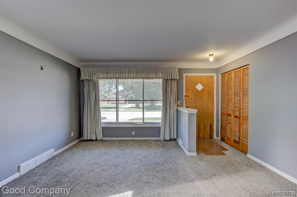 8961 Laurence Avenue, Allen Park, MI 48101 — Photo 3