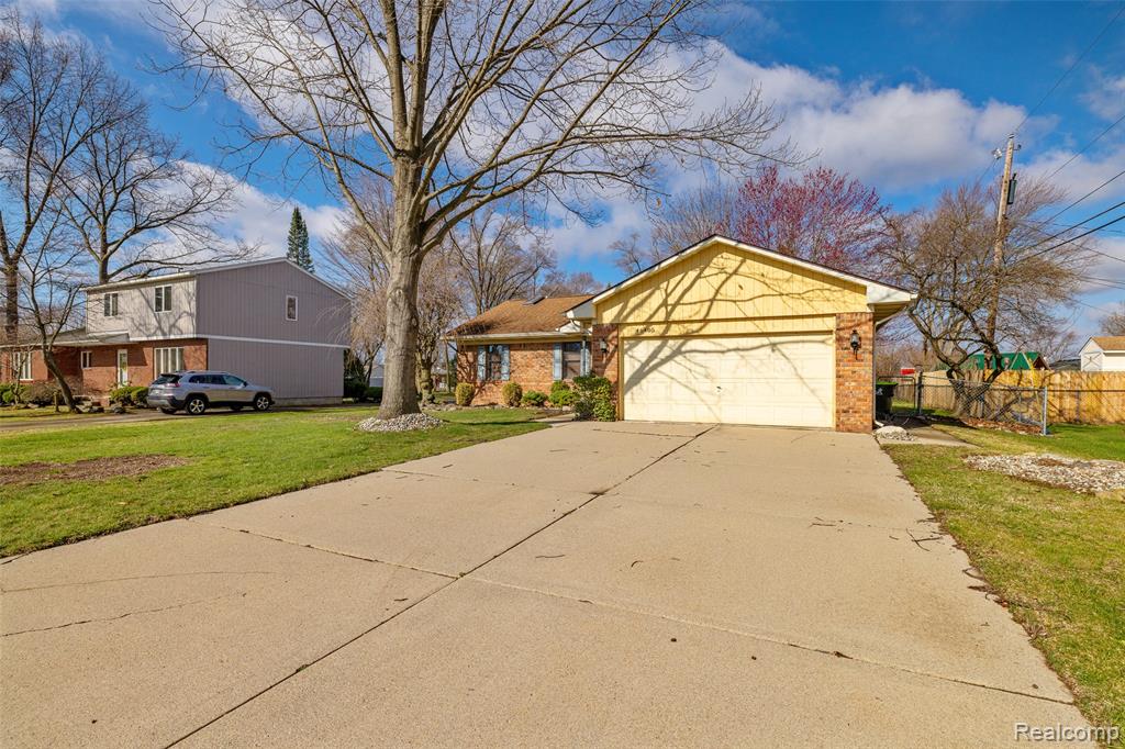 46405 Oaklawn Street, Macomb, MI 48042 — Photo 46