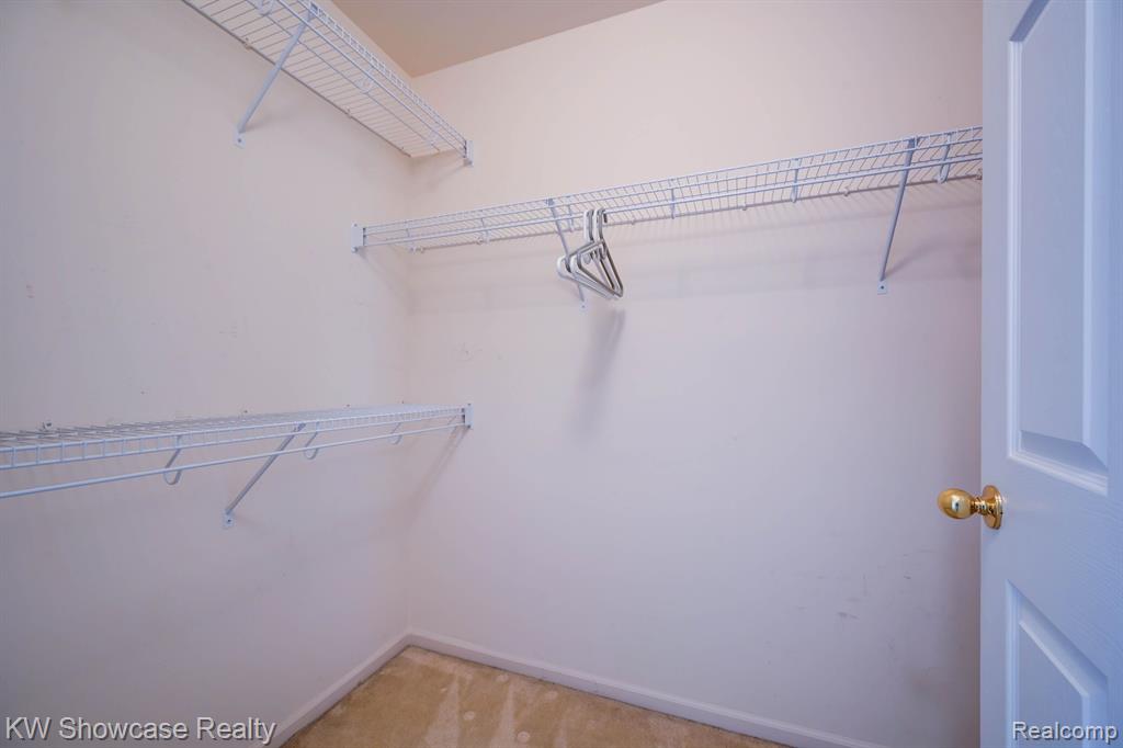 1074 ANDOVER Circle, Commerce Twp, MI 48390 — Photo 32