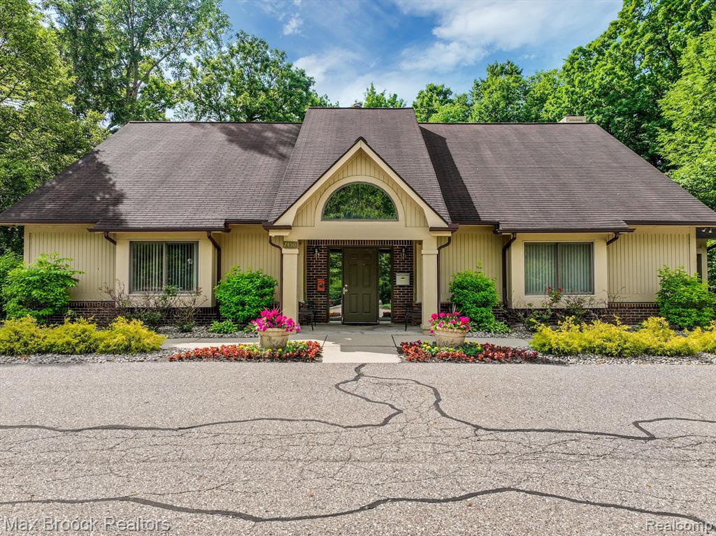 6257 GATEWOOD, West Bloomfield, MI — Photo 37