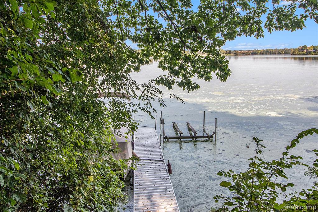 7989 LAKE CREST Drive, Ypsilanti, MI 48197 — Photo 12
