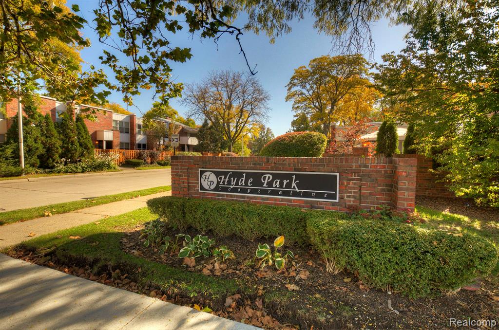 2037 Hyde Park Drive, Detroit, MI 48207 — Photo 2