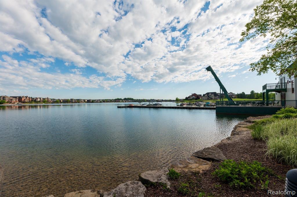 10725 WATERFALL, South Lyon, MI 48178 — Photo 74
