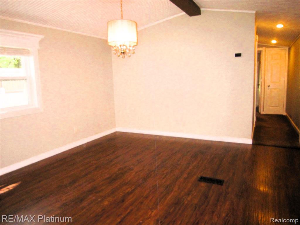 5673 Chippewa Drive, Howell, MI 48843 — Photo 15