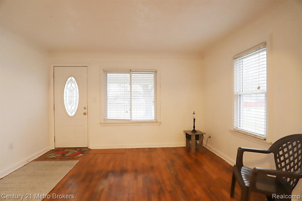 2074 N Center Road, Burton, MI 48509 — Photo 2