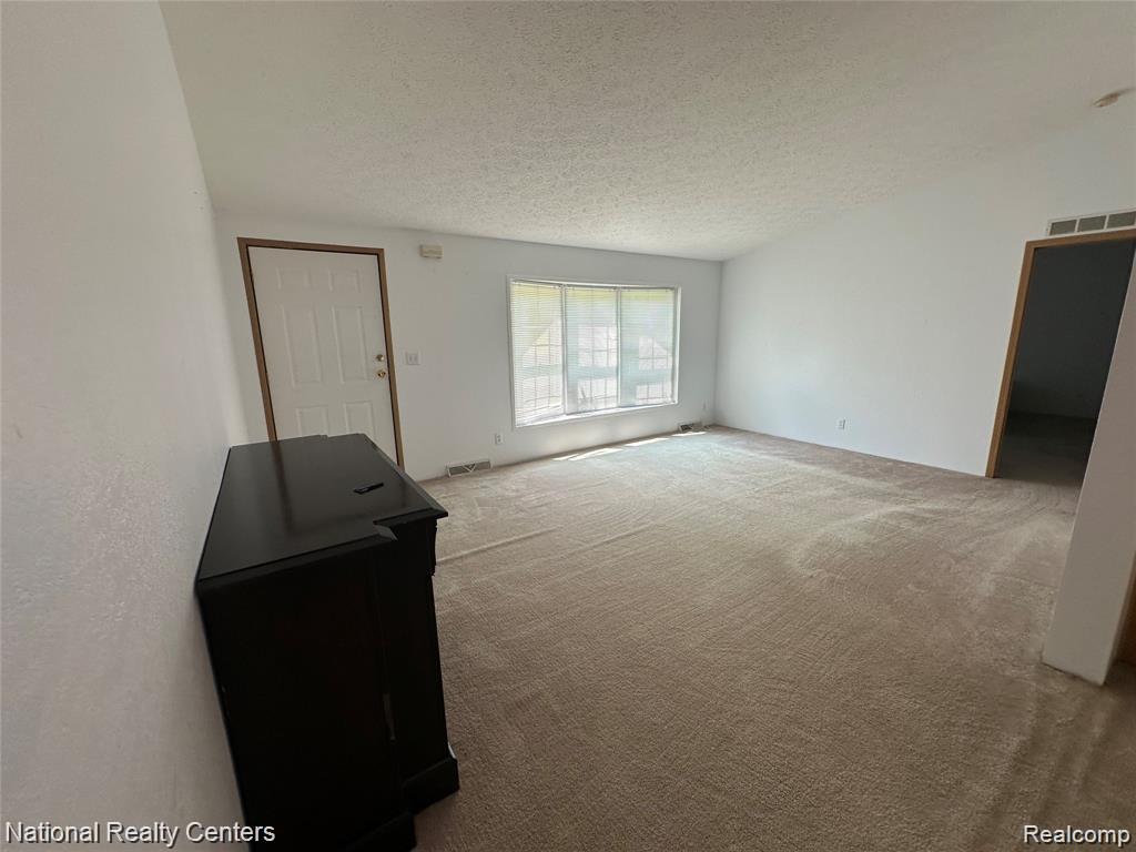 8049 Mckinley Road, Clay, MI 48001 — Photo 7