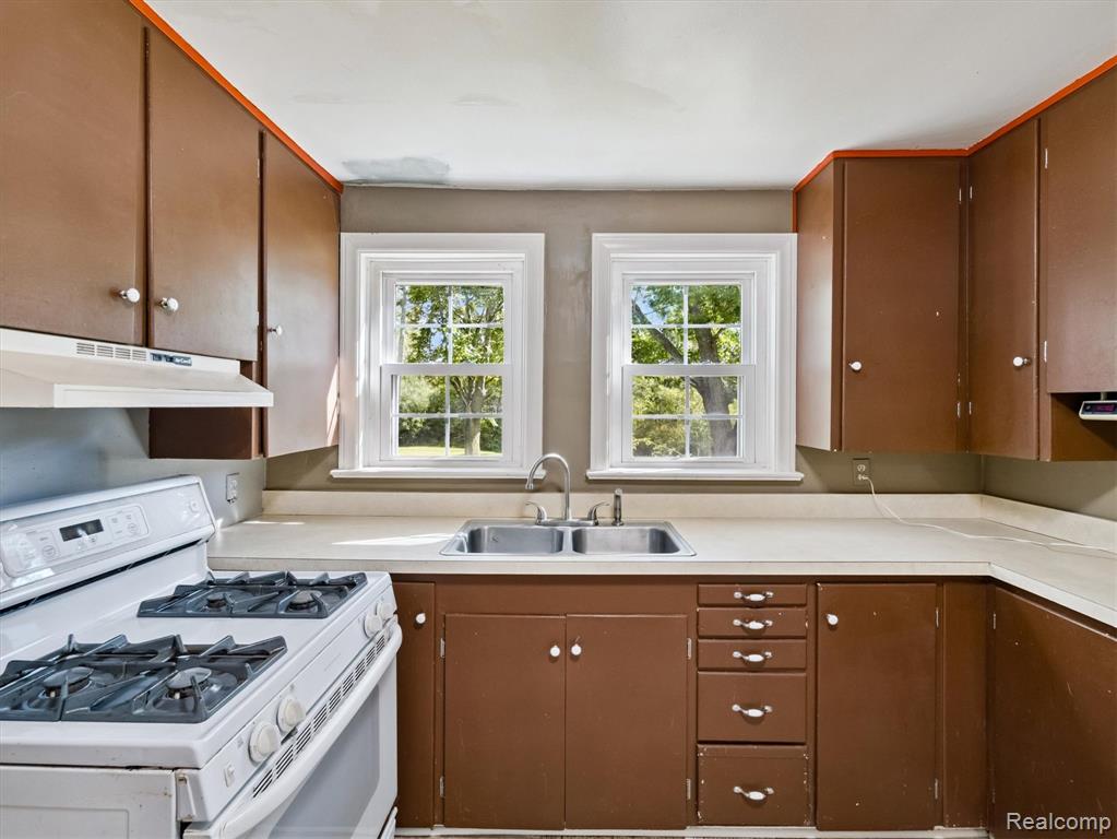 260 S DEXTER Street, Pinckney, MI 48169 — Photo 25