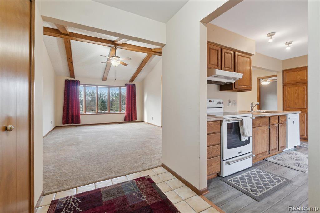 9400 ENGLISHMAN Drive, Fenton, MI 48430 — Photo 7
