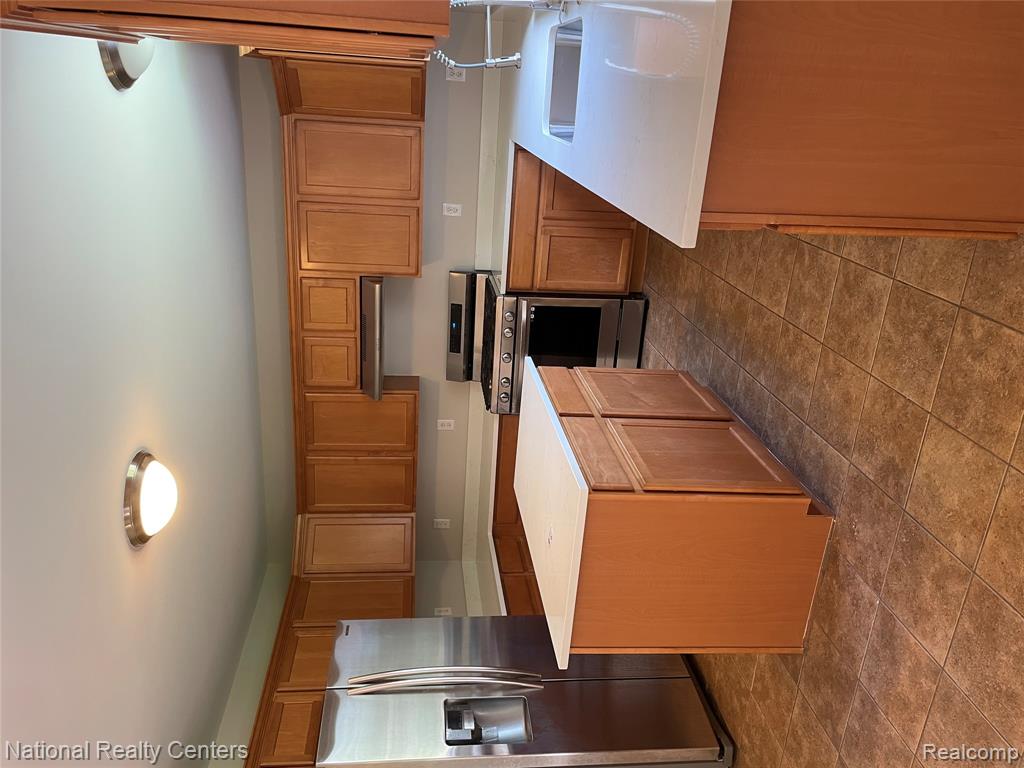 9780 David Lane, White Lake, MI — Photo 35