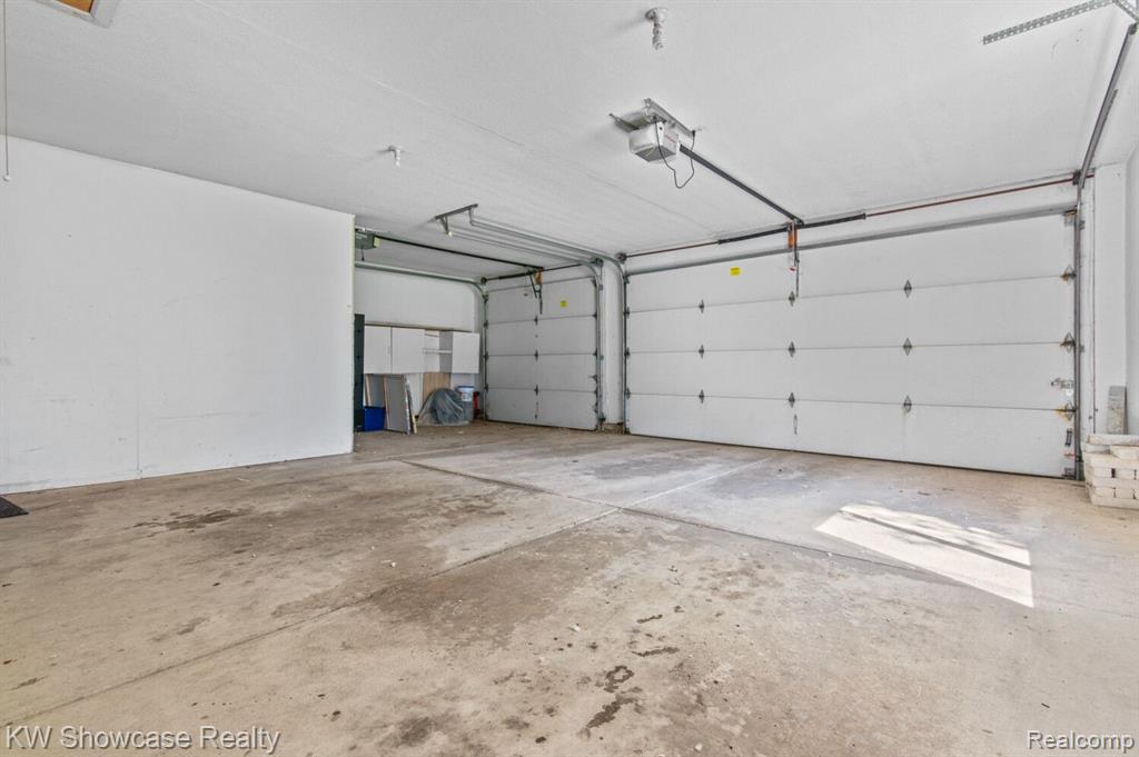 6255 WHISPERING MEADOWS Drive, White Lake, MI 48383 — Photo 30