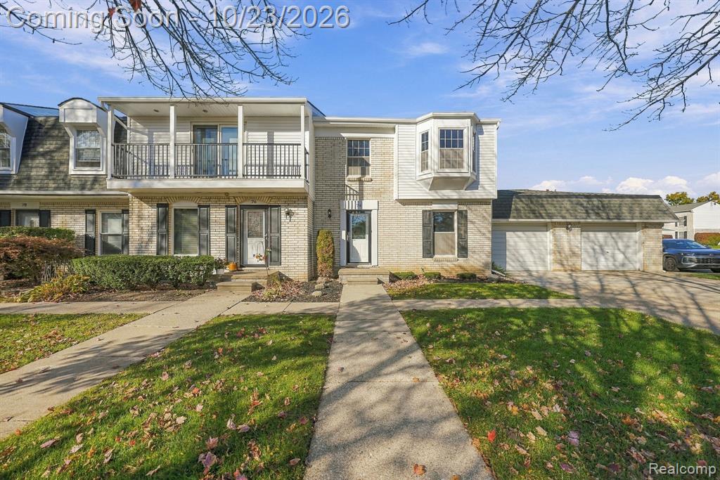 74 Longford Drive, Rochester Hills, MI 48309
