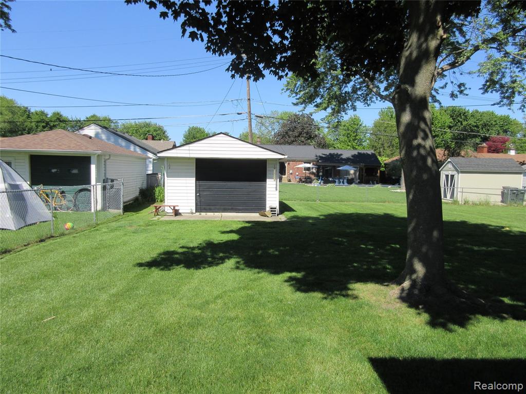 28325 Elmdale Street, Saint Clair Shores, MI 48081 — Photo 4