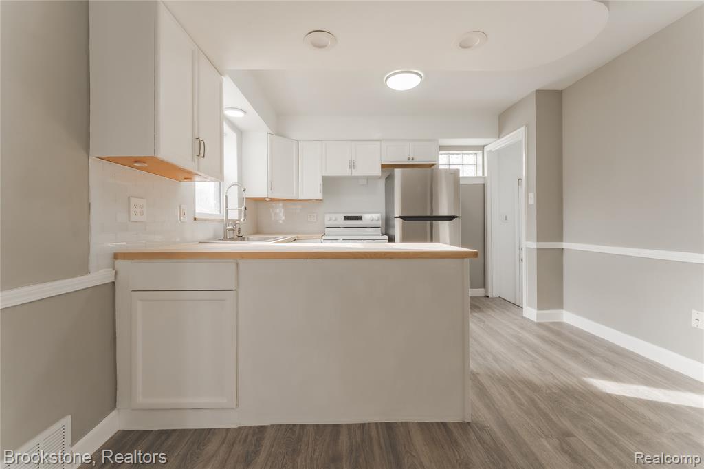 17006 Juliana Avenue, Eastpointe, MI 48021 — Photo 12