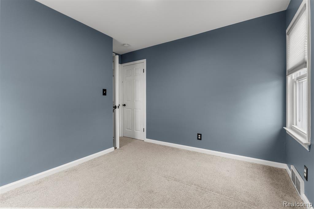 4976 Weddell Street, Dearborn Heights, MI 48125 — Photo 27