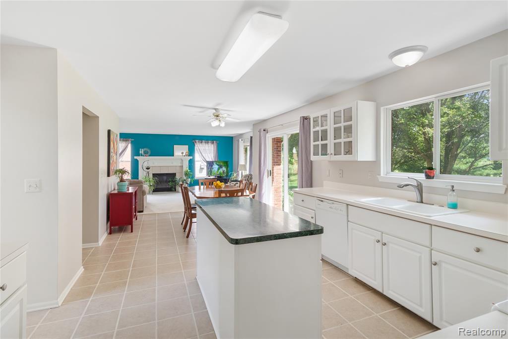 53821 Blakely Court, New Baltimore, MI 48047 — Photo 13